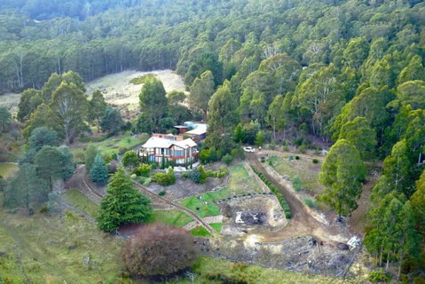 MAGICAL MOUNTAIN RETREAT - 20 Mins To CBD And Only 10 To MONA! - Accommodation Main Beach 1