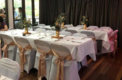 Maleny Hotel - Accommodation Main Beach 2