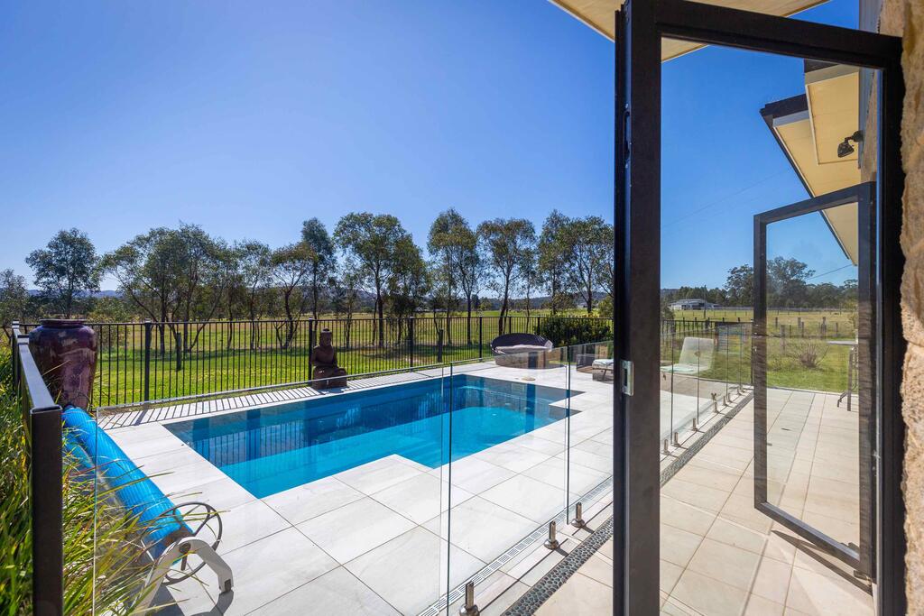 Paxton NSW Accommodation Main Beach