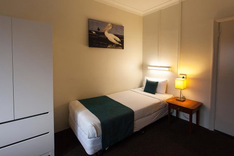 Manly Hotel - Accommodation Main Beach 0