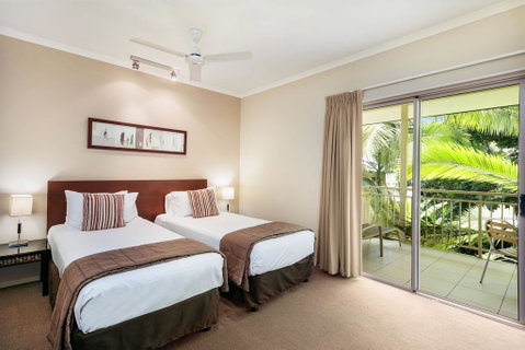 Mantra Amphora - Accommodation Main Beach 2