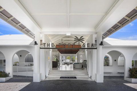 Mantra PortSea - Accommodation Main Beach 3