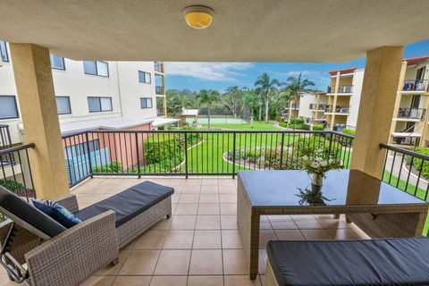 Marcoola Beachfront 3BR -Pool-100m To The Beach. - Accommodation Main Beach 2