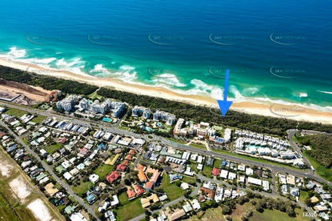 Marcoola Beachfront 3BR -Pool-100m To The Beach. - Accommodation Main Beach 0