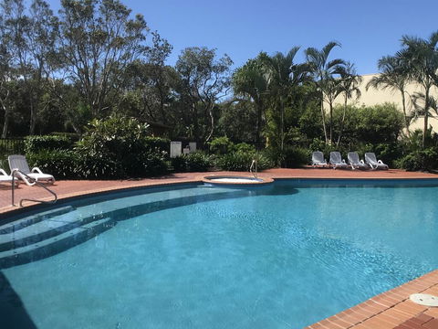 Marcoola Beachfront 3BR -Pool-100m To The Beach. - Accommodation Main Beach 1