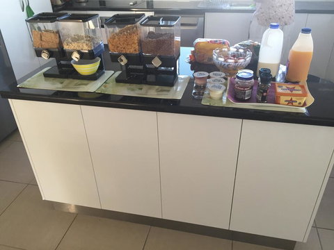 Margs Bed And Breakfast - Accommodation Main Beach 3