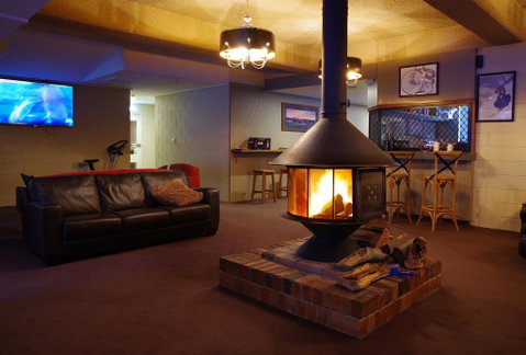 Matterhorn Lodge - Accommodation Main Beach 0