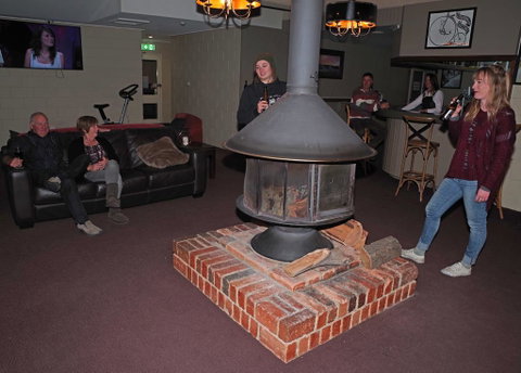 Matterhorn Lodge - Accommodation Main Beach 1