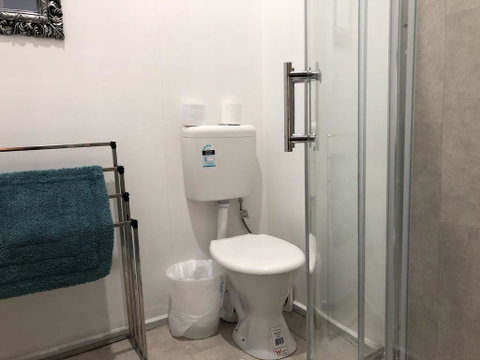 Melbourne Short Stay - Caulfield Station, Monash Uni - Accommodation Main Beach 1