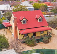 Memory Lane - Accommodation Main Beach