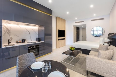 Meriton Suites Broadbeach - Accommodation Main Beach 2