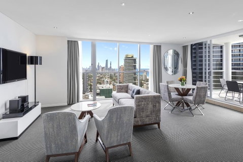 Meriton Suites Broadbeach - Accommodation Main Beach 1