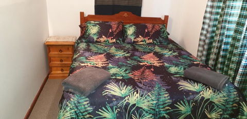 Mermaid Beachside Accommodation - Accommodation Main Beach 1