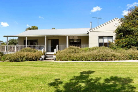 MERMAIDS ON MARENGO - Large Home With Wifi - Accommodation Main Beach 1