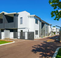 MERRIFIELD Foothill Suites - RELAXING LIFETYLE CHOICE - Accommodation Main Beach