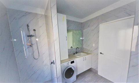 MERRIFIELD Foothill Suites - RELAXING LIFETYLE CHOICE - Accommodation Main Beach 1