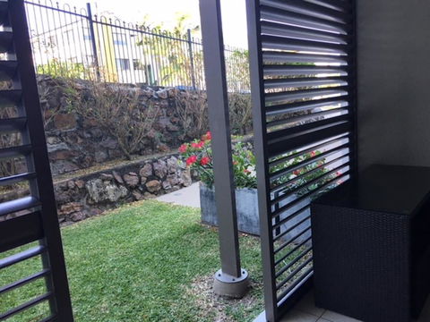 Merrima Court Holidays - Accommodation Main Beach 2