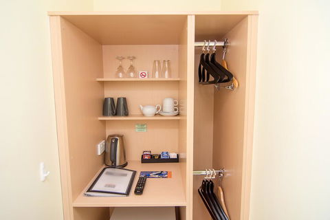 Miami Hotel Melbourne - Accommodation Main Beach 2