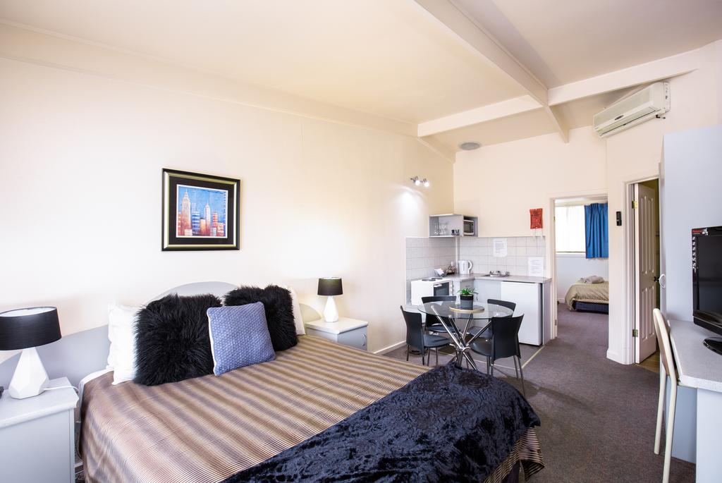  Accommodation Main Beach