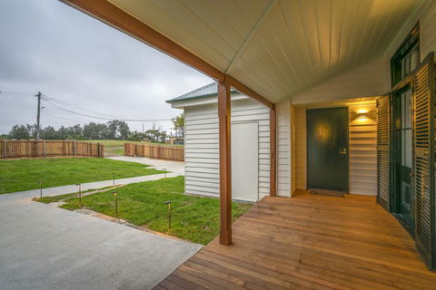 Middle Head Officers Quarters - Accommodation Main Beach 1