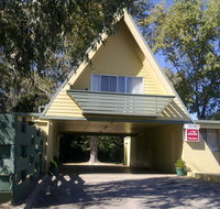 Millers Cottage Motel - Accommodation Main Beach