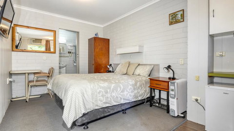 Millers Cottage Motel - Accommodation Main Beach 3