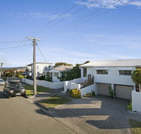 Minutes walk to Peregian Beach and surf - Unit 1/28 Pelican Street - Accommodation Main Beach