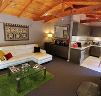 Mirkwood Forest Self-contained Spa Cottages - Accommodation Main Beach