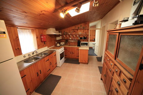 Miss Mabel Cottage - Accommodation Main Beach 0