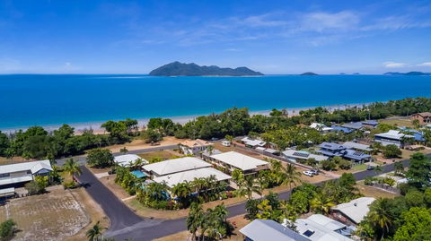 Mission Reef Resort - Accommodation Main Beach 2