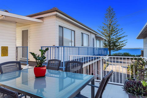 Moana Blue, Unit 3/87 Shoal Bay Road - Accommodation Main Beach 0