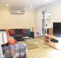 Modern 2 Bedroom Unit Close to CBD - Accommodation Main Beach