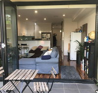 Modern house close to Sydneys vibrant Newtown area - Accommodation Main Beach