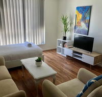 Modern Unit Near To Surfers Paradise - Accommodation Main Beach
