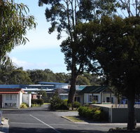 Moomba Holiday and Caravan Park - Accommodation Main Beach