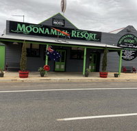 Moonambel Resort Hotel - Accommodation Main Beach