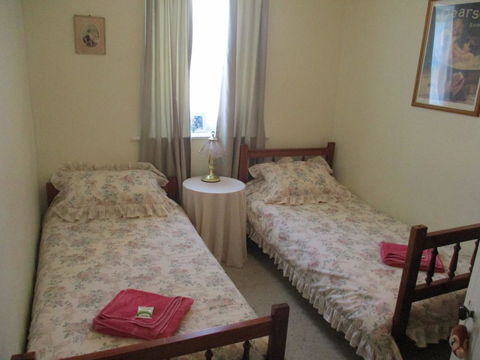 Morse Cottage - Accommodation Main Beach 1