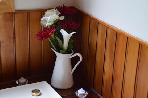 Mountain Lodge - Accommodation Main Beach 2