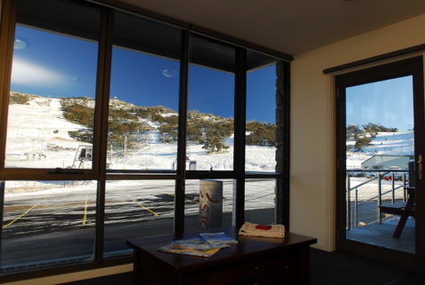 Mountain View Chalet At Heidi's - Accommodation Main Beach 1