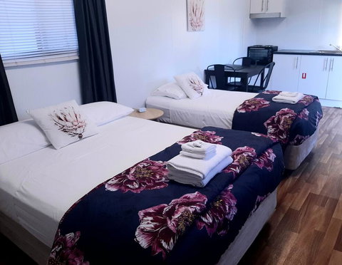 Mt Larcom Tourist Park - Accommodation Main Beach 2