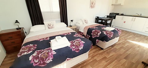 Mt Larcom Tourist Park - Accommodation Main Beach 1