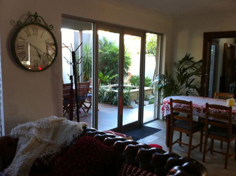 Mt Lawley Garden Apartment - Accommodation Main Beach 1