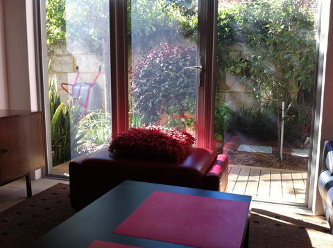 Mt Lawley Garden Apartment - Accommodation Main Beach 3