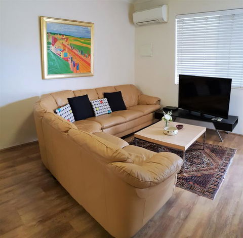 Mt.Lawley Superb 2 BR Location Comfort, Style 2 - Accommodation Main Beach 2