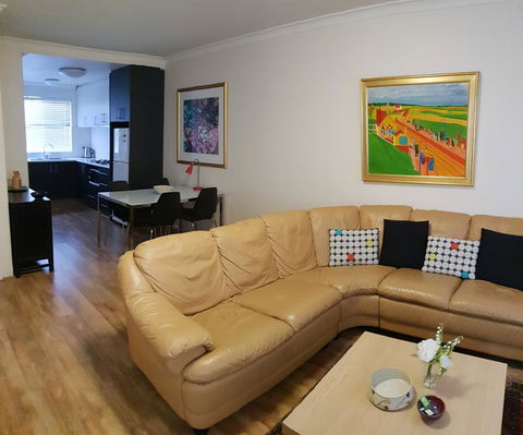 Mt.Lawley Superb 2 BR Location Comfort, Style 2 - Accommodation Main Beach 0