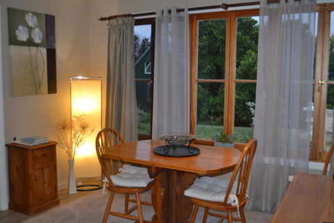 Mulberry Cottage Unique B&B Accommodation - Accommodation Main Beach 3