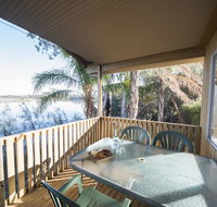 Mundic Waterfront Cottages - Accommodation Main Beach