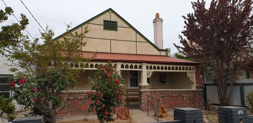 Serpentine ACT Accommodation Main Beach