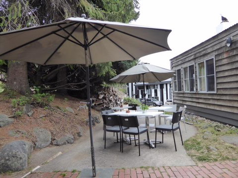 Nelse Lodge - Accommodation Main Beach 1