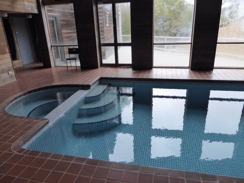Nelse Lodge - Accommodation Main Beach 2